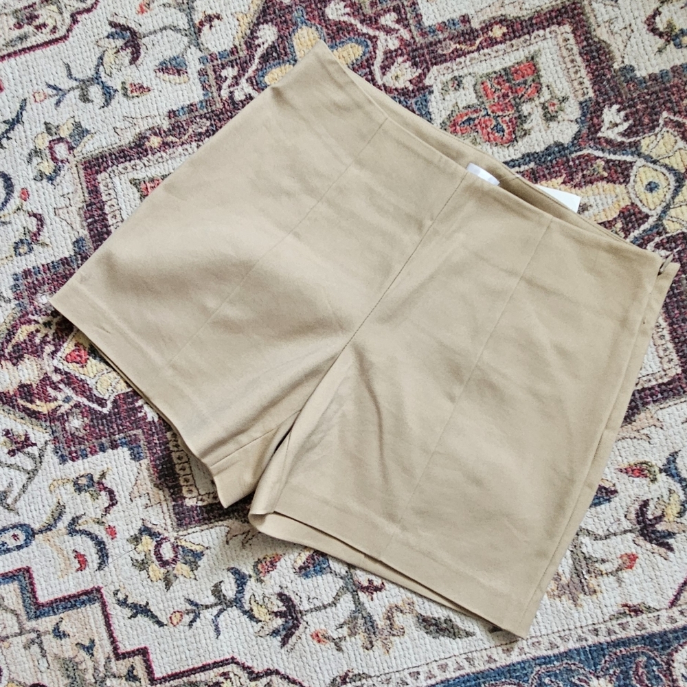 NWT ECRU Chino Short • Cream • Side Zip • Stretchy • Size 6 • MSRP $168